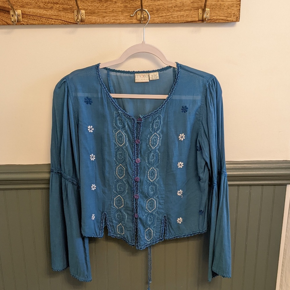 Floral blouse with bell sleeves